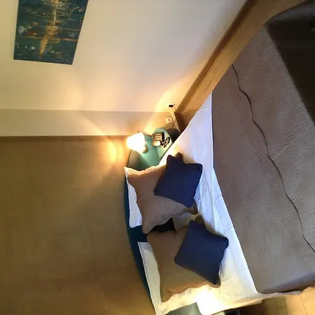 Hotel La Nouvelle Passerelle 2*