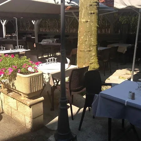 Hotell La Nouvelle Passerelle 2*