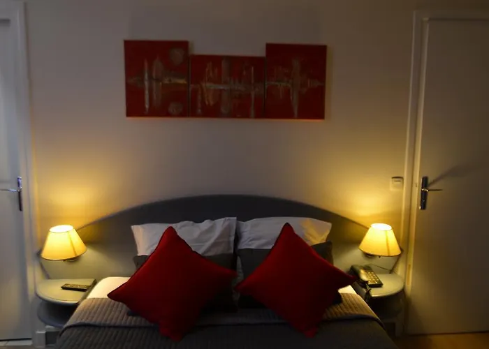 La Nouvelle Passerelle Hotell 2*