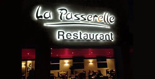 Hotell La Nouvelle Passerelle 2*